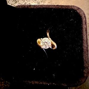 1/2 karat 14k gold diamond engagement ring